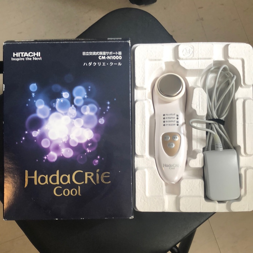 HitaChi HadaCrie cool CM-N1000 facial massager